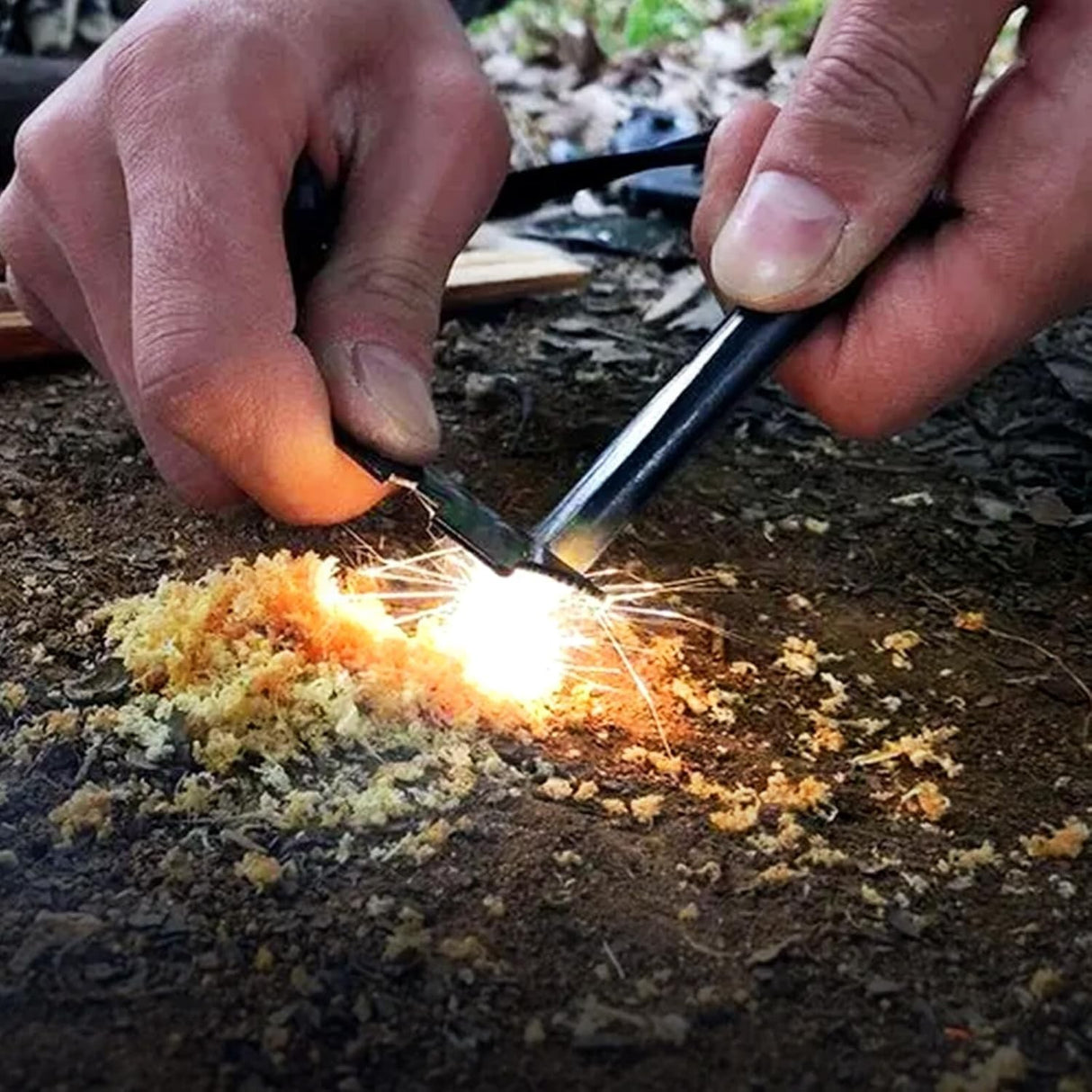 Kit Supravietuire tip Trusa, Instrumente Multifunctionale, Lanterna, Model Compact