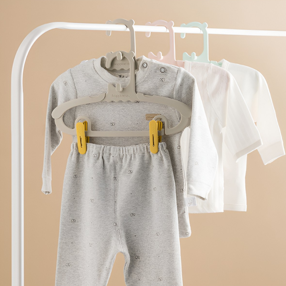 Set of 10 Children's Hangers, Expandable, Clips Included, Textured Edges, Polypropylene