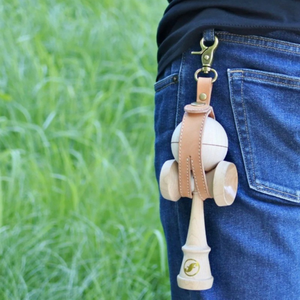 Husa Breloc Kendama, Piele Ecologica, Catarama cu Agatare